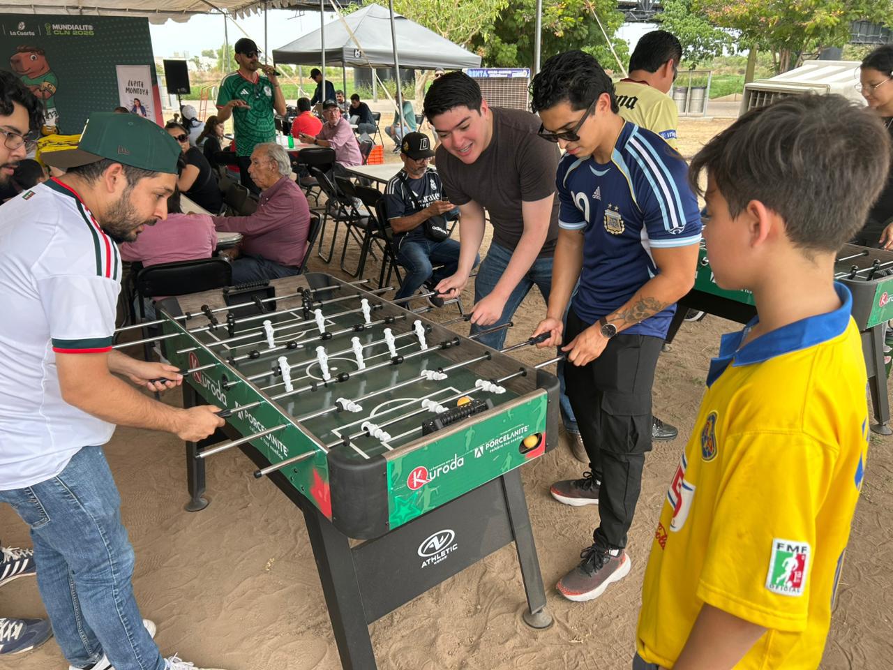 $!‘Culiacán, la Fiesta del Futbol’ reúne a miles en el Parque Acuático