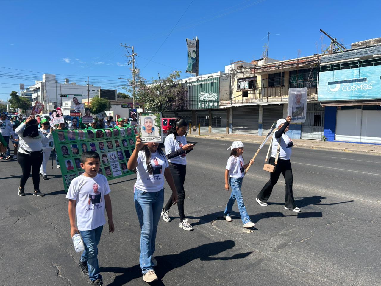 $!Marchan madres buscadoras en Culiacán por justicia y localización de desaparecidos