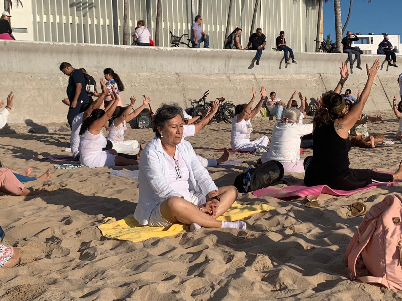 $!Se conectan con la naturaleza en ceremonia para recibir el Equinoccio de Primavera en Mazatlán