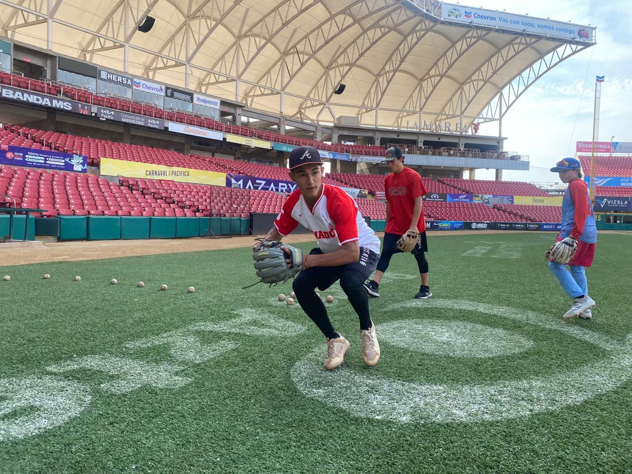 $!El sueño comienza: Cuatro peloteros de la Academia Venados firman profesional