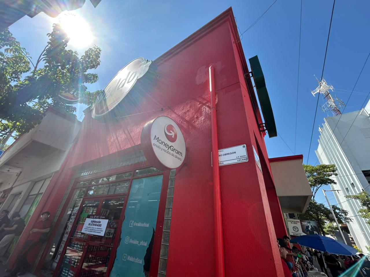 $!Suspenden a sucursal de Waldo’s en el Centro de Culiacán por omisiones en normas de seguridad