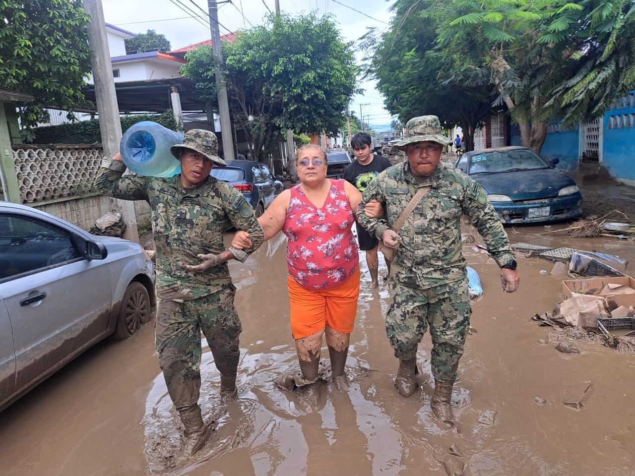 $!Marina despliega apoyo a comunidades afectadas por lluvias en varios estados