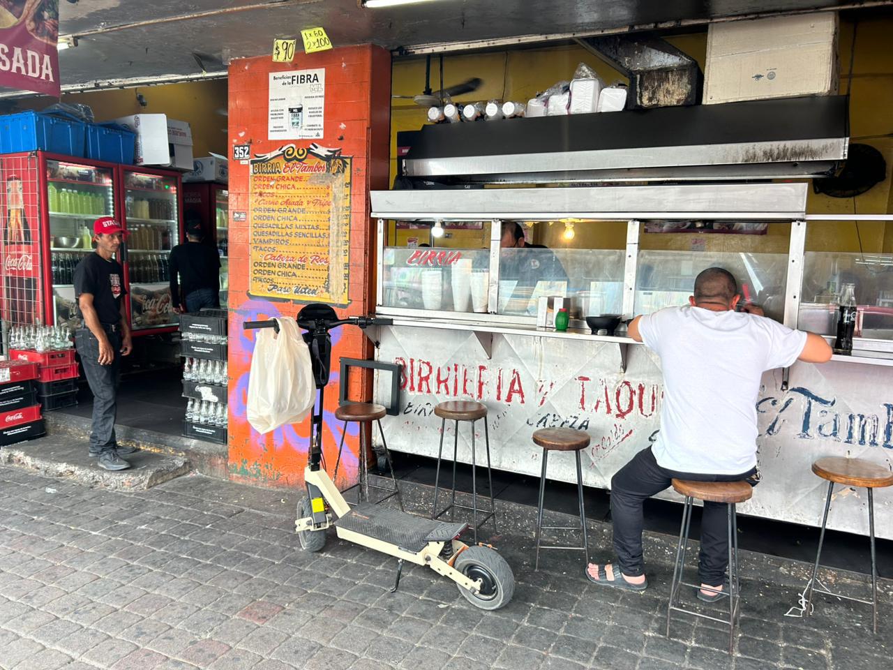 $!Celebran en Culiacán el Día del Padre en restaurantes y reuniones familiares