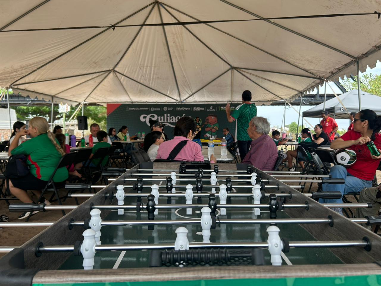 $!‘Culiacán, la Fiesta del Futbol’ reúne a miles en el Parque Acuático
