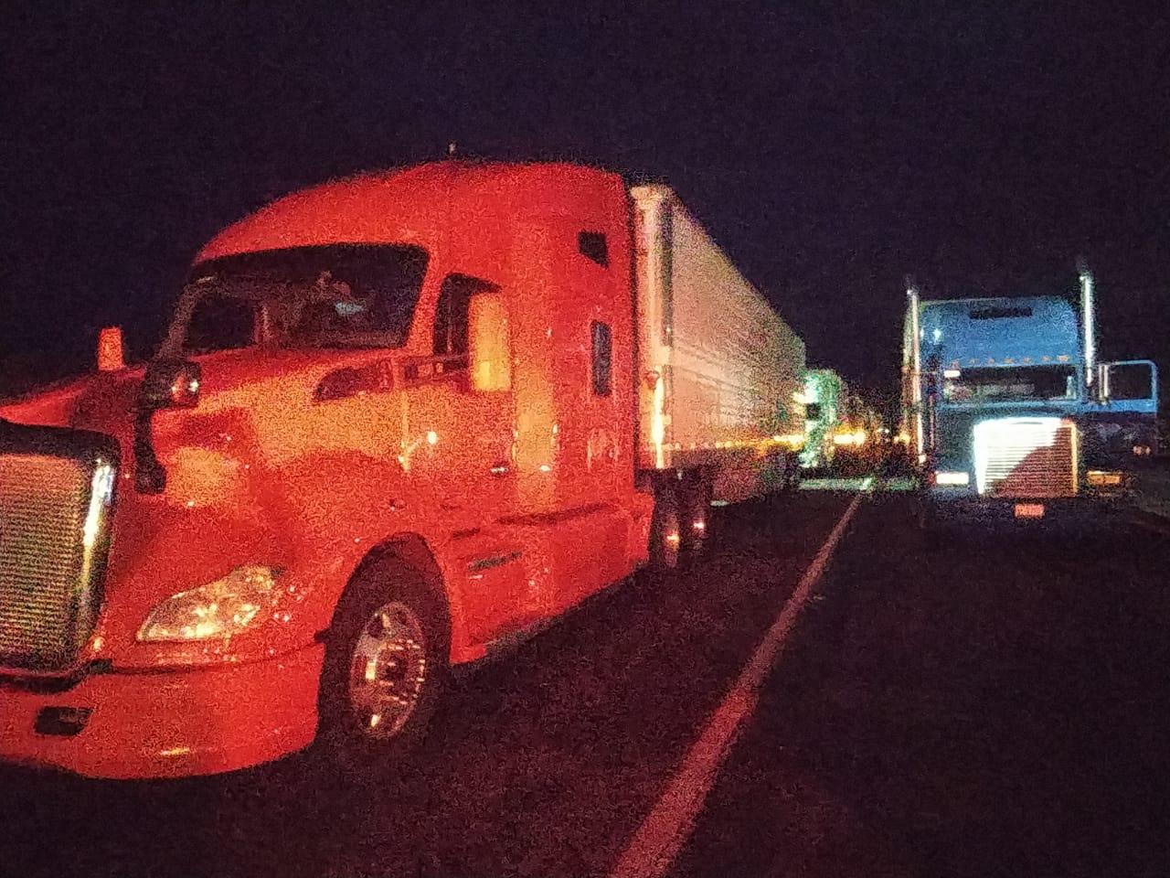 Vuelven a cerrar autopista a Culiacán; la reabrirían hasta el martes