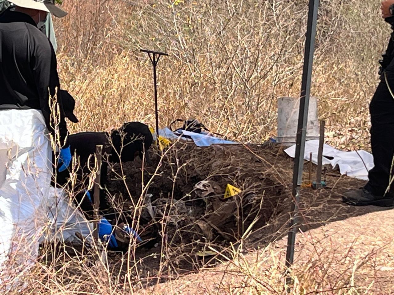 $!Madres buscadoras hallan cuatro osamentas en el norte de Culiacán