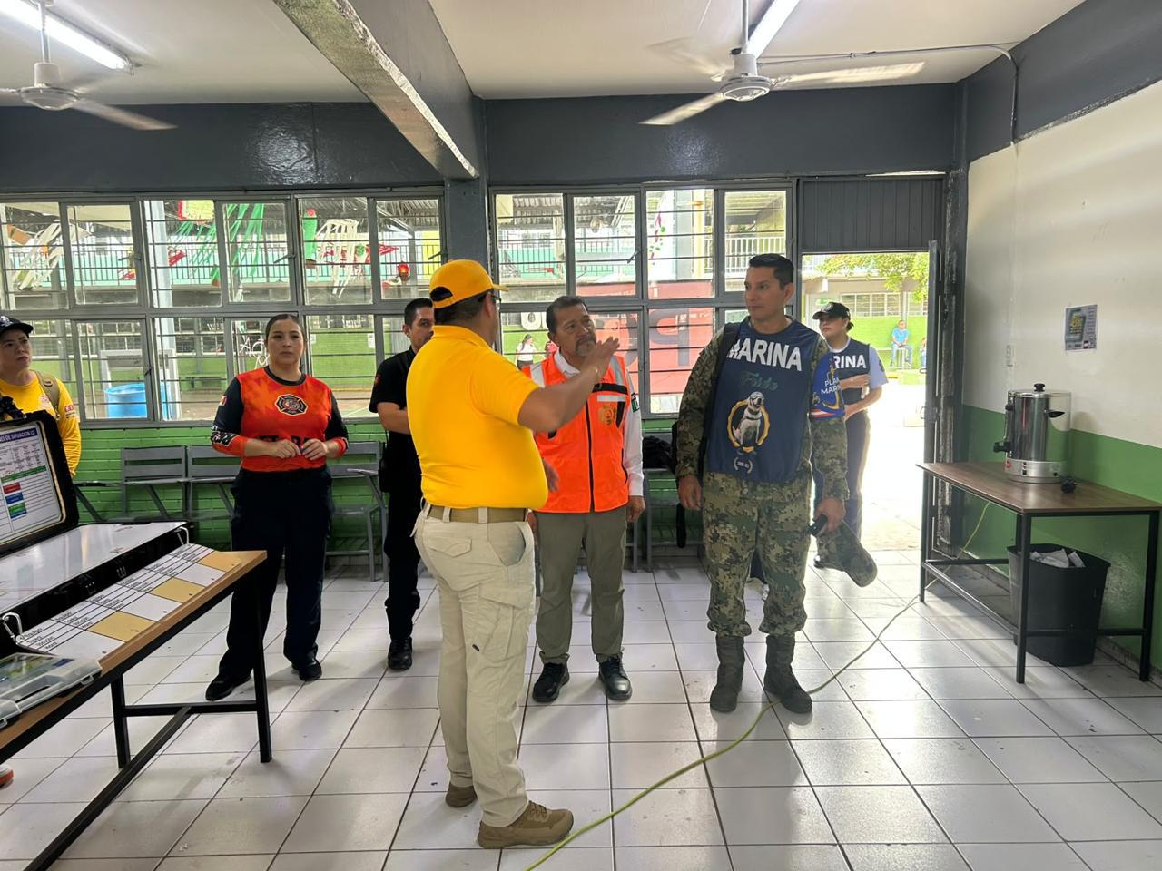 $!PC despliega operativo conjunto en campos pesqueros de Ahome ante crecida del mar