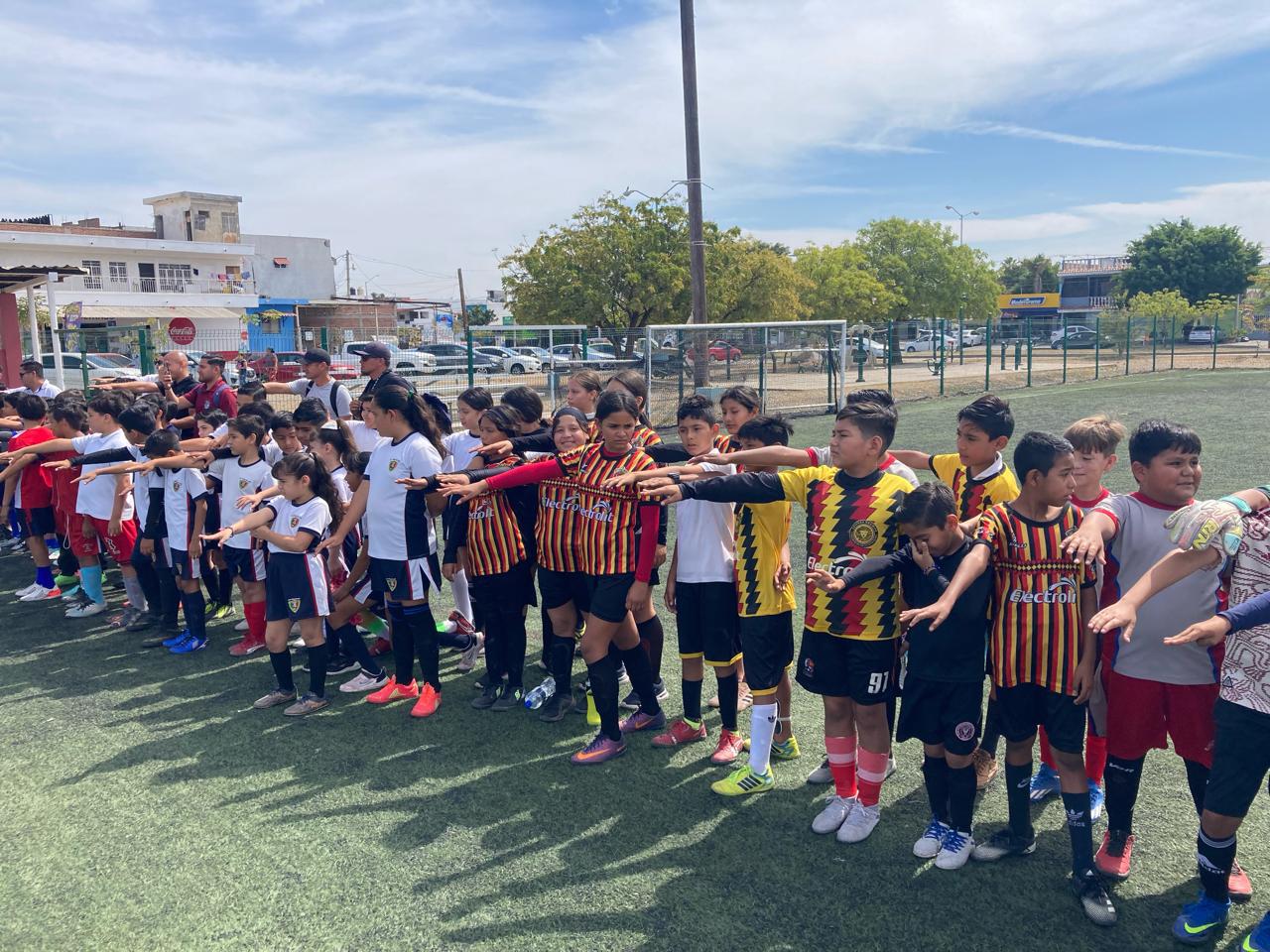 $!Inicia con 56 equipos el Futbolito Bimbo 2024 en Mazatlán