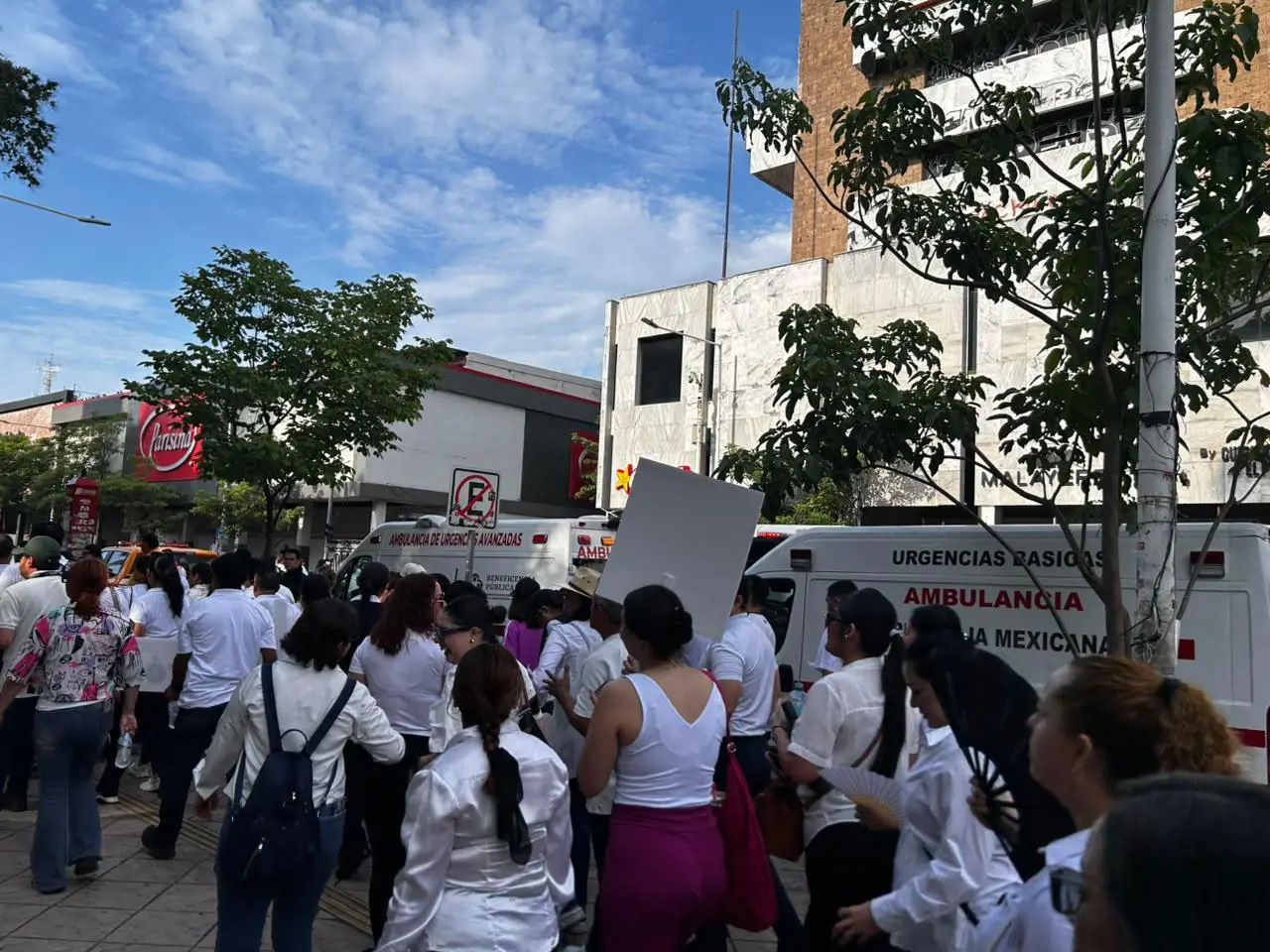 $!Conmemoran Día Internacional del Peatón con caminata en Culiacán