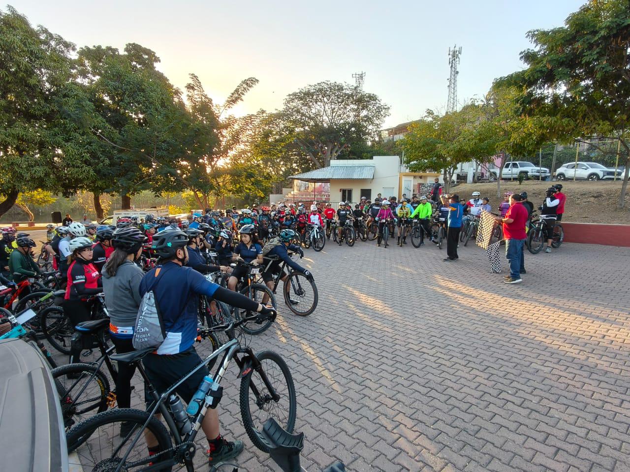 $!Rodada Ciclista Pueblos Mágicos regresa a El Rosario con 180 participantes