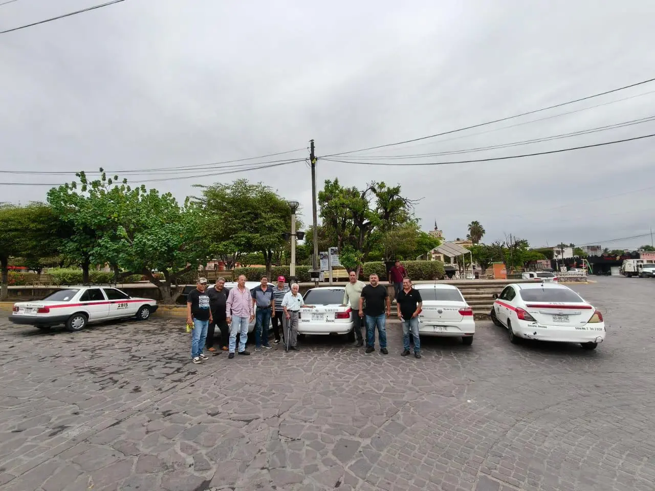 $!Denuncian taxistas y aurigueros de Rosario que emisión de permisos indiscriminado por Vialidad y Transporte es una competencia desleal