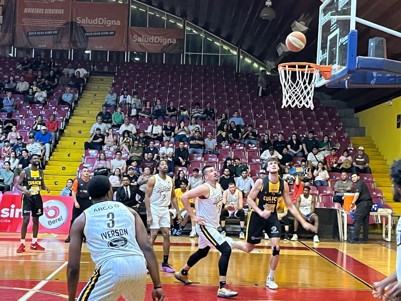 $!Rayos de Hermosillo ‘apaga’ a Caballeros de Culiacán en el Parque Revolución
