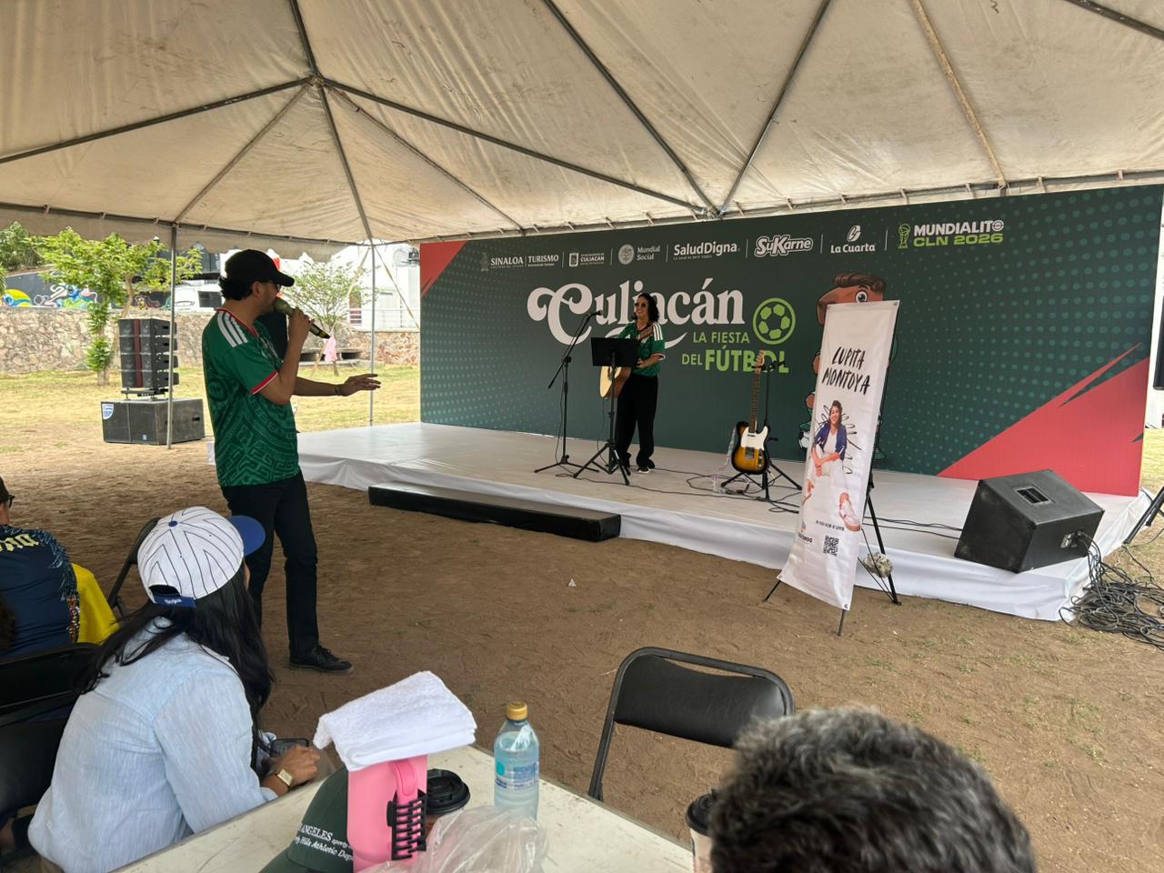 $!‘Culiacán, la Fiesta del Futbol’ reúne a miles en el Parque Acuático