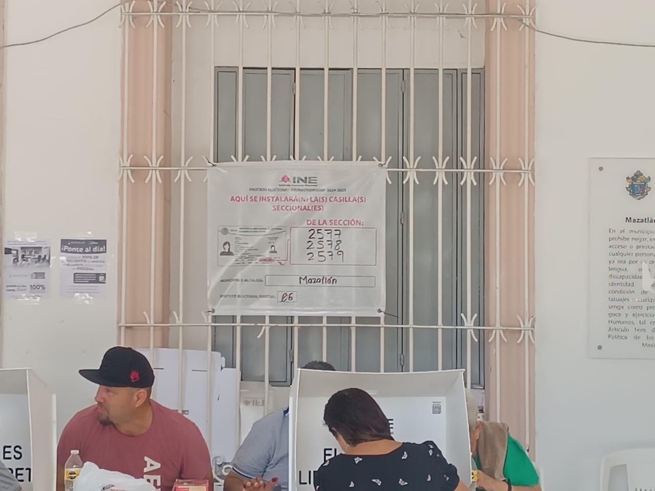 $!Registra baja afluencia en elección judicial casilla ubicada en Palacio Municipal de Mazatlán