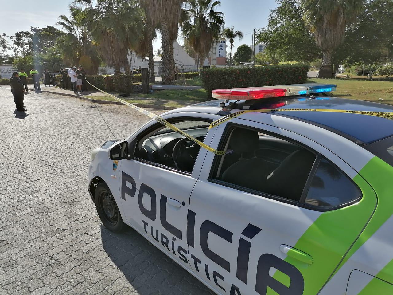 Muere joven en la Marina Mazatlán al derrapar en moto y chocar contra ...