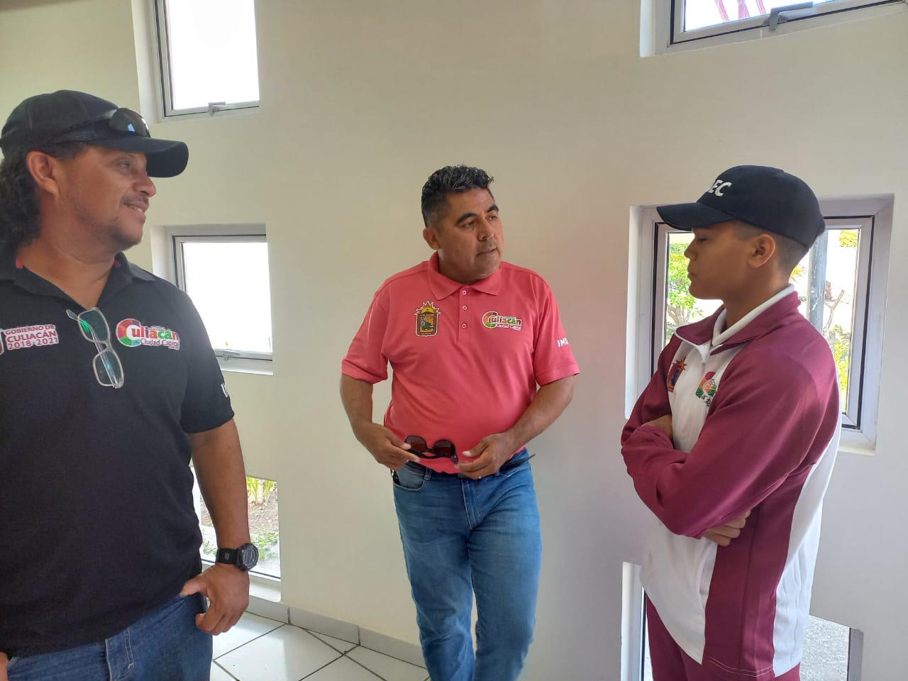 $!Aarón Ibarra y Luis Urías, medallistas culiacanenses en Nacionales Conade, visitan el Imdec