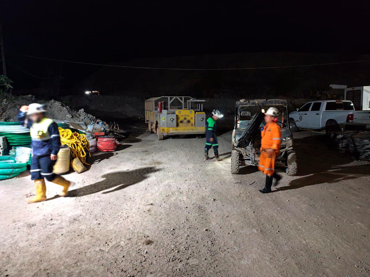 $!Rescate en mina Santa Fe se frena por riesgo estructural; refuerzan zona con concreto