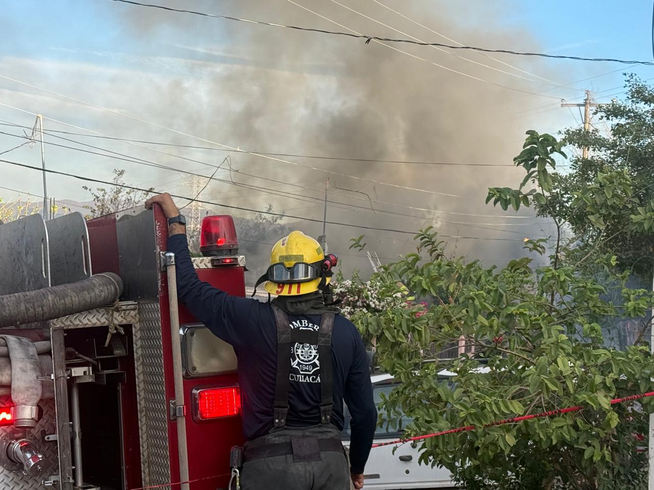 $!Incendio consume una vivienda en la colonia Grecia, al norte de Culiacán