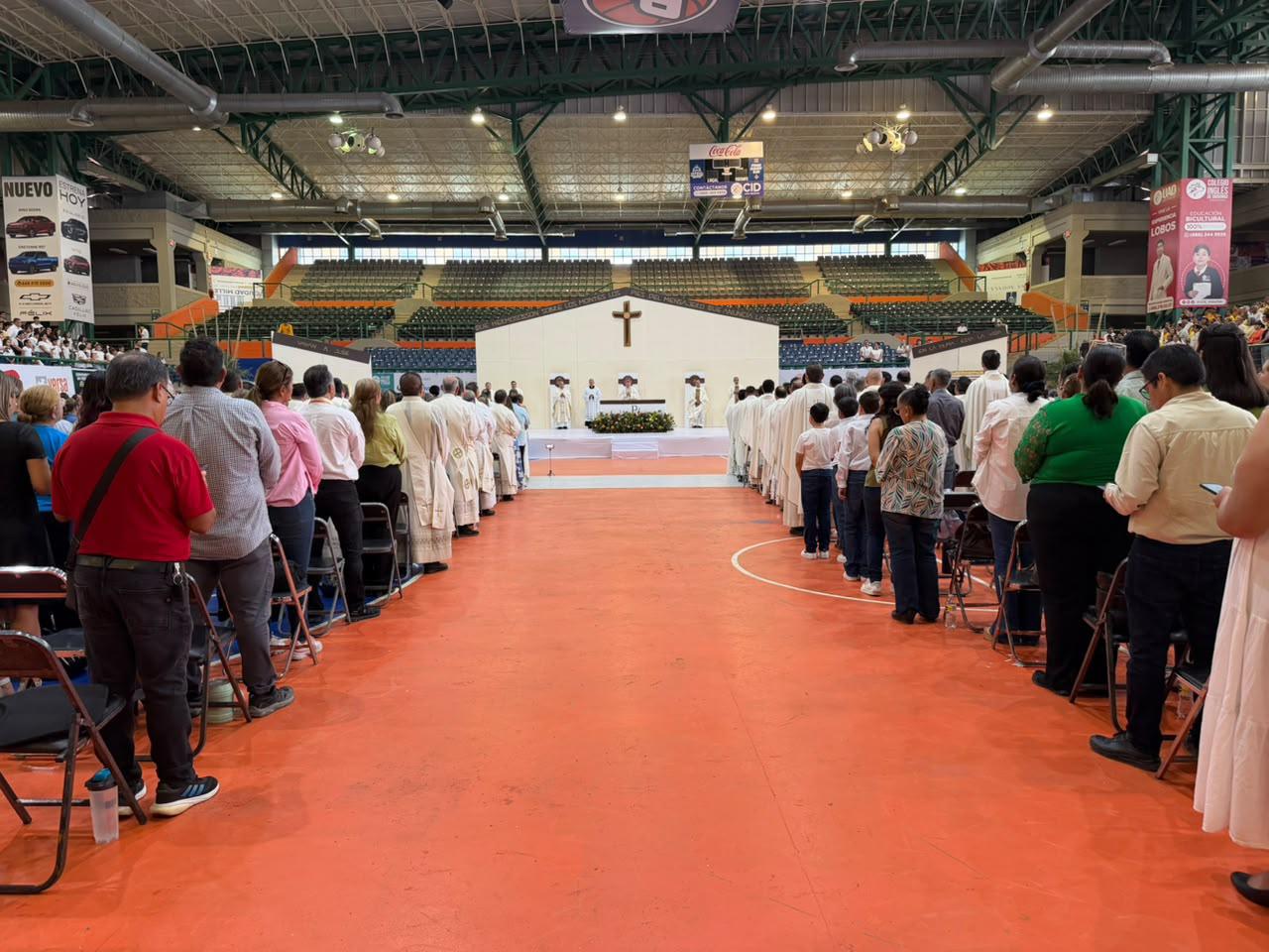 $!Nuncio Apostólico oficia multitudinaria misa en Los Mochis; pide a frenar la violencia en Sinaloa