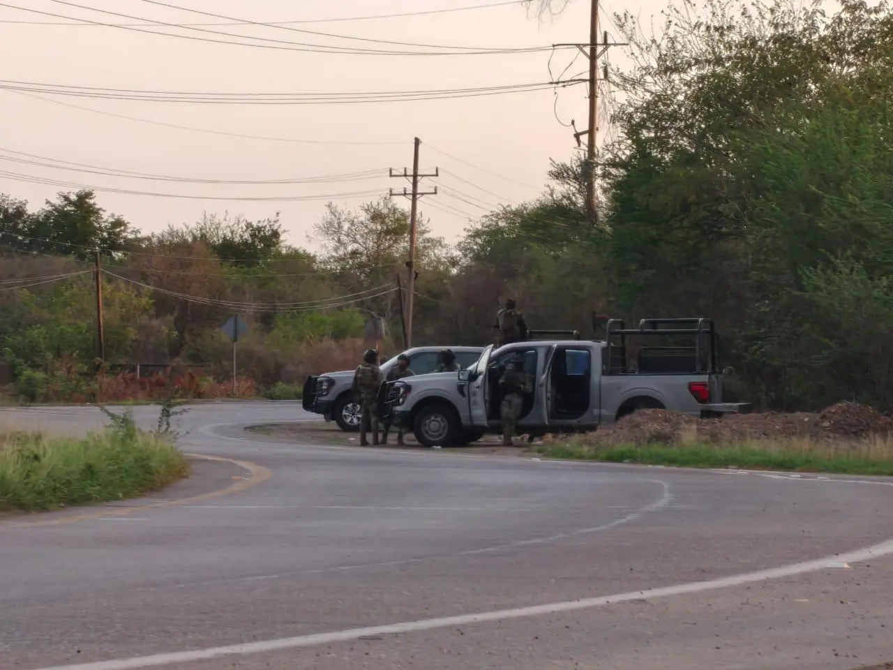 $!Ante reporte de muertos tras operativo en Agua Verde, Rosario, se moviliza convoy a la zona