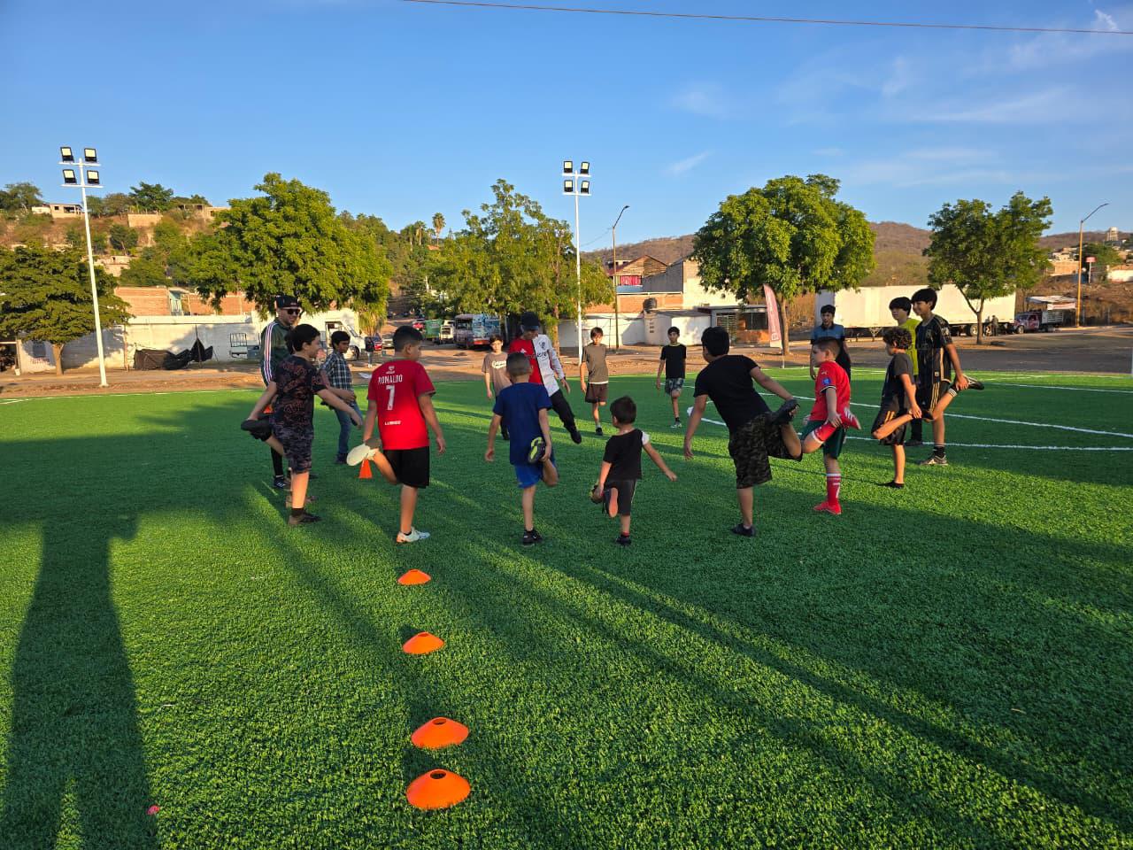 $!Imdec pone en marcha Escuelita Municipal de Futbol gratuita para niñas, niños y jóvenes