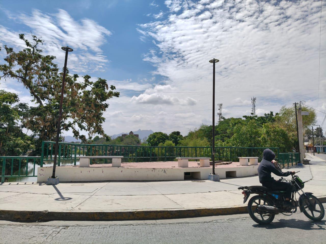 $!Gobierno de Rosario atiende mirador en la Laguna del Iguanero a casi 5 años de encontrarse en mal estado