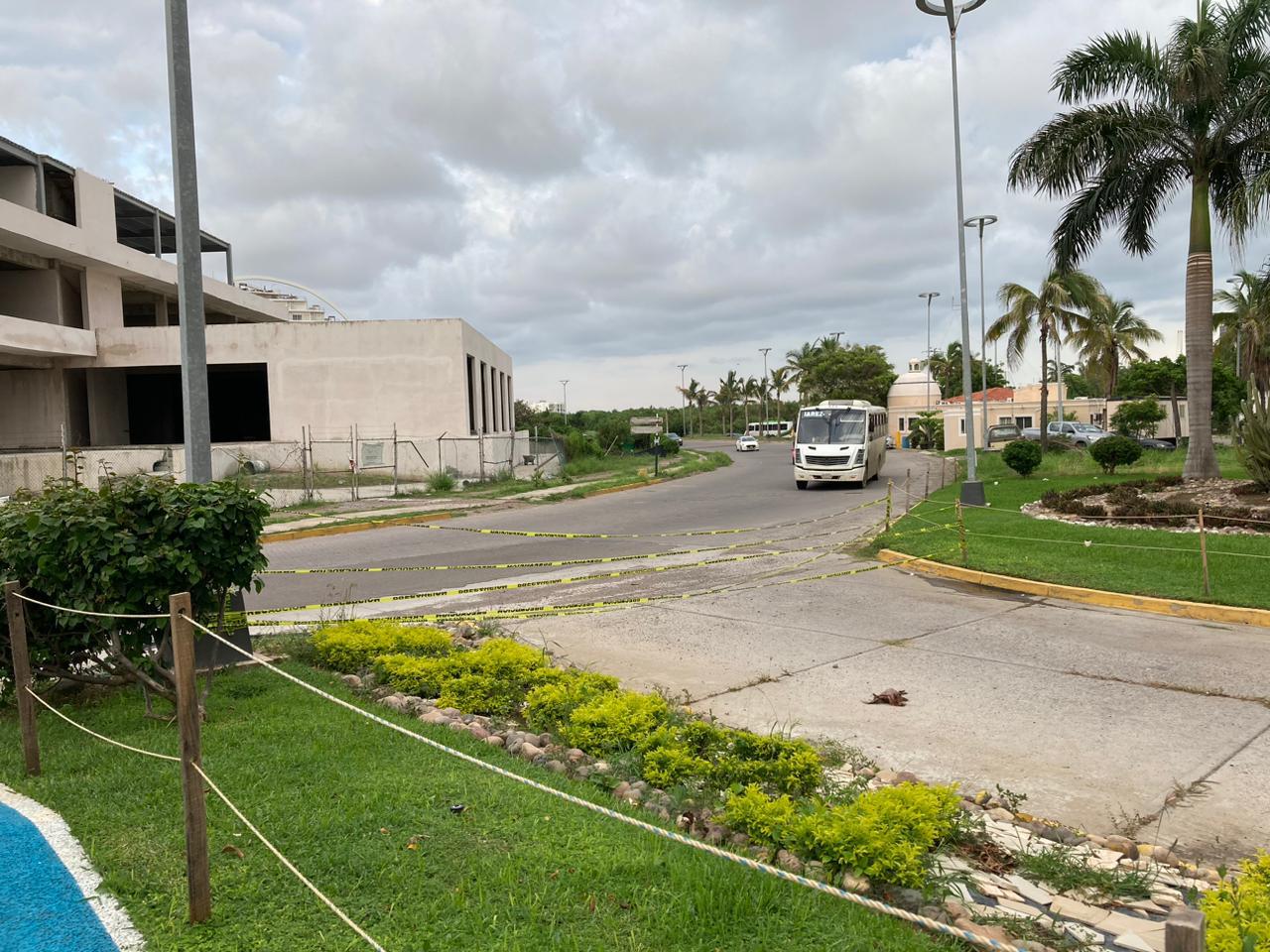 $!Corren aguas negras en la Sábalo-Cerritos, en Mazatlán; aunque hay denunciado, no resuelven