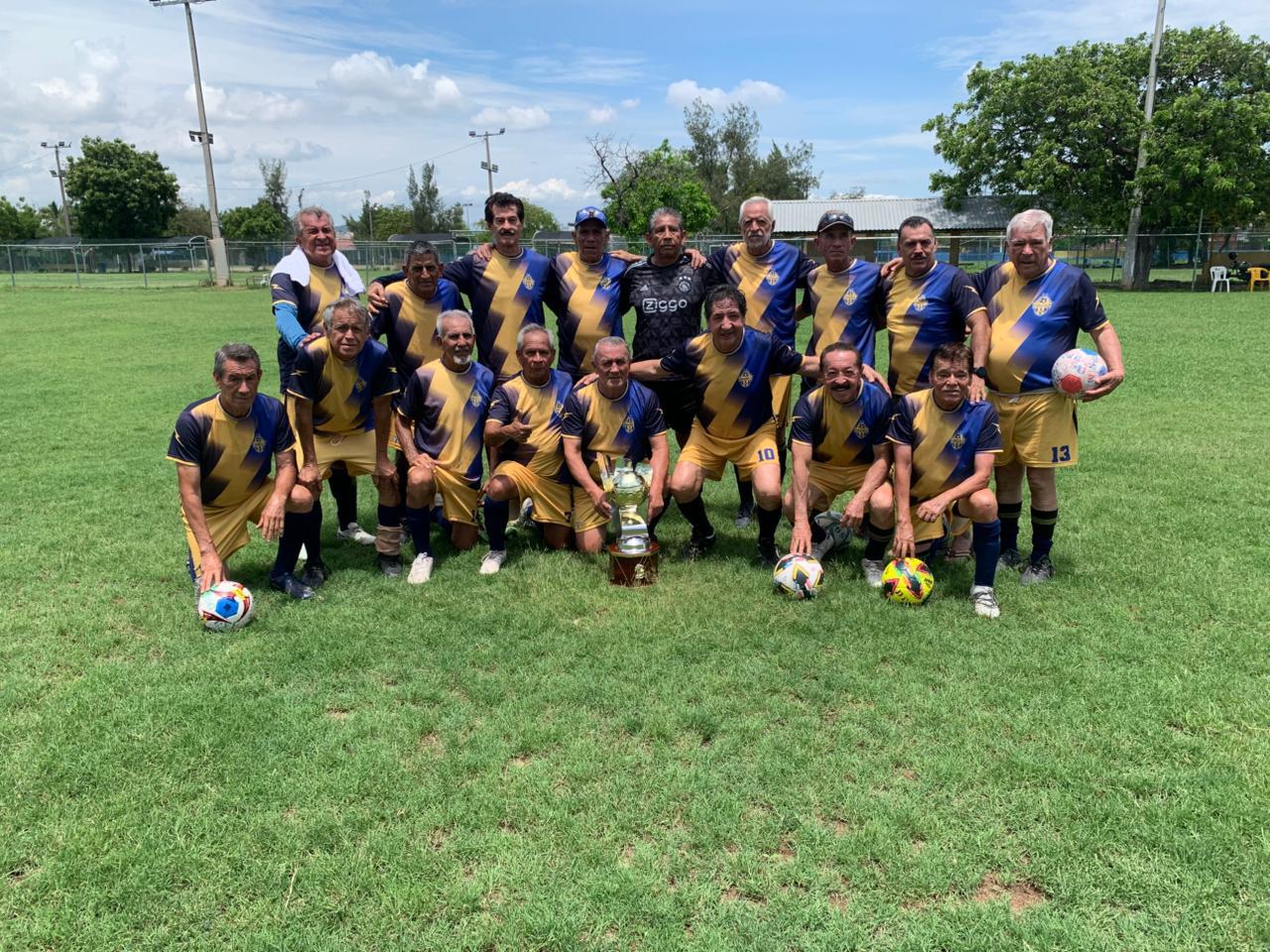 $!Servigrúas se bebe la Copa en Liga Veteranos Platino Plus