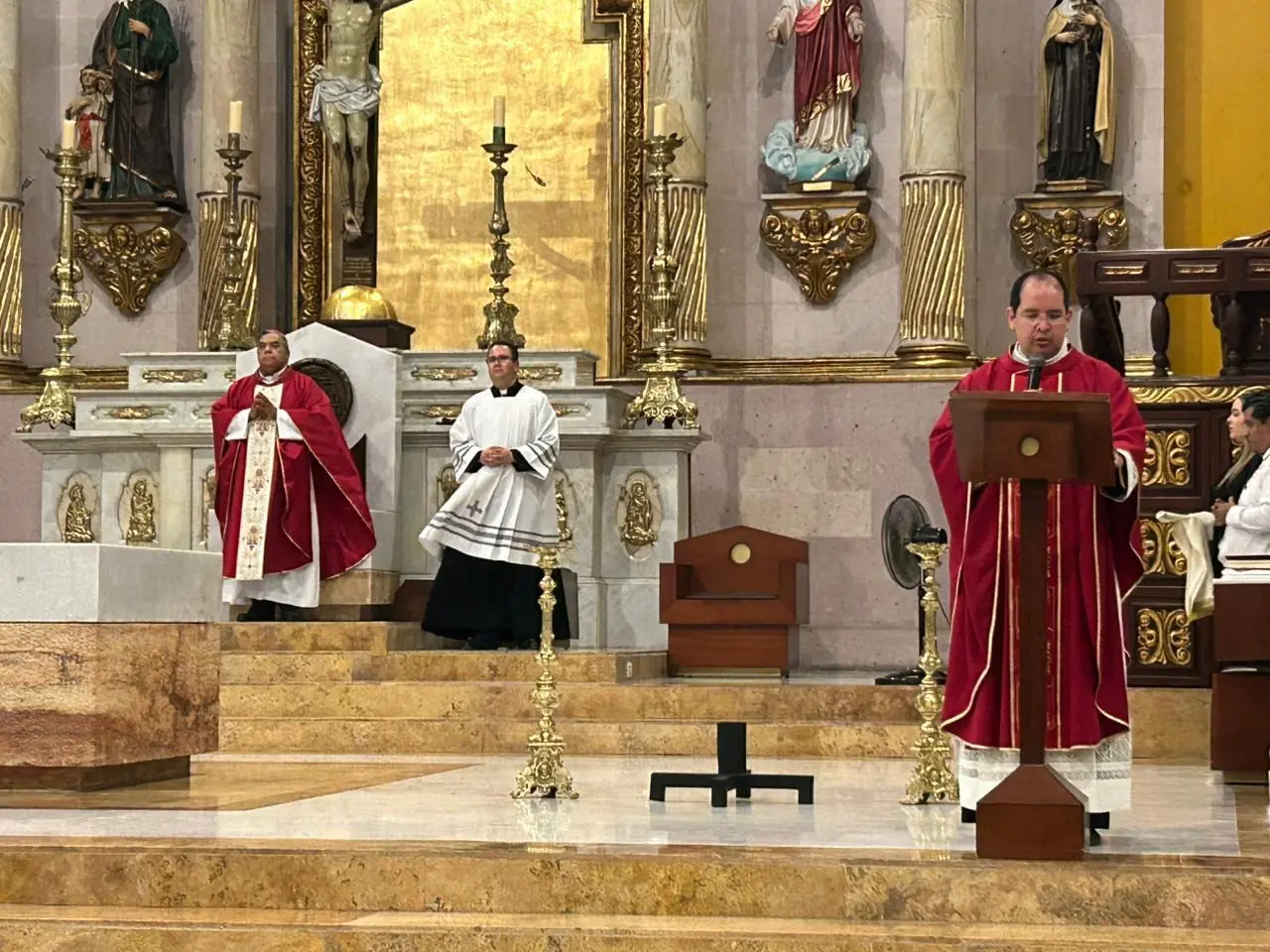 $!Viven en Culiacán el Viernes Santo; llama Obispo a reflexionar ante falta de amor en la ciudad