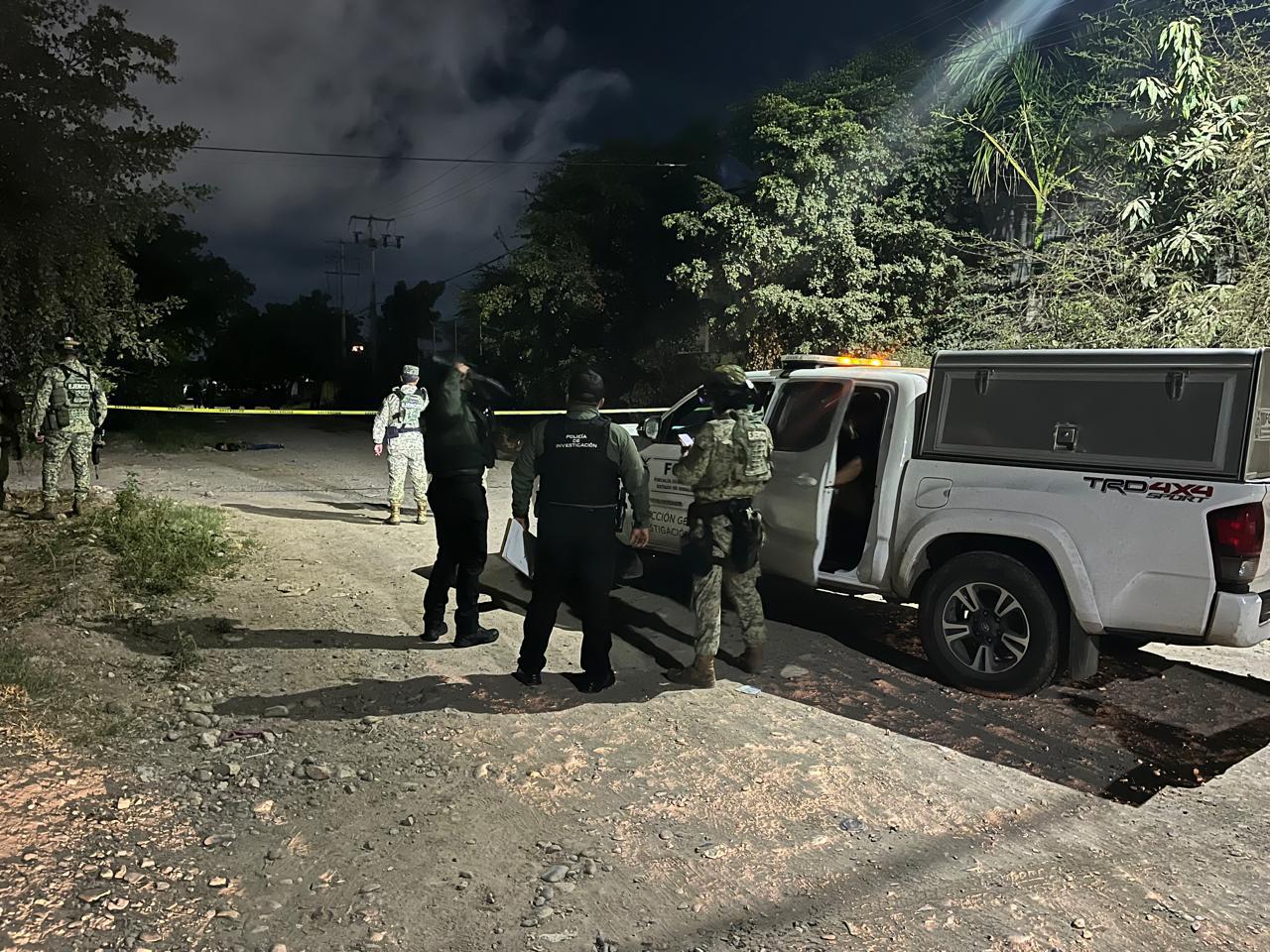 $!Asesinan a balazos a un hombre atrás de supermercado de la colonia Pemex, en Culiacán