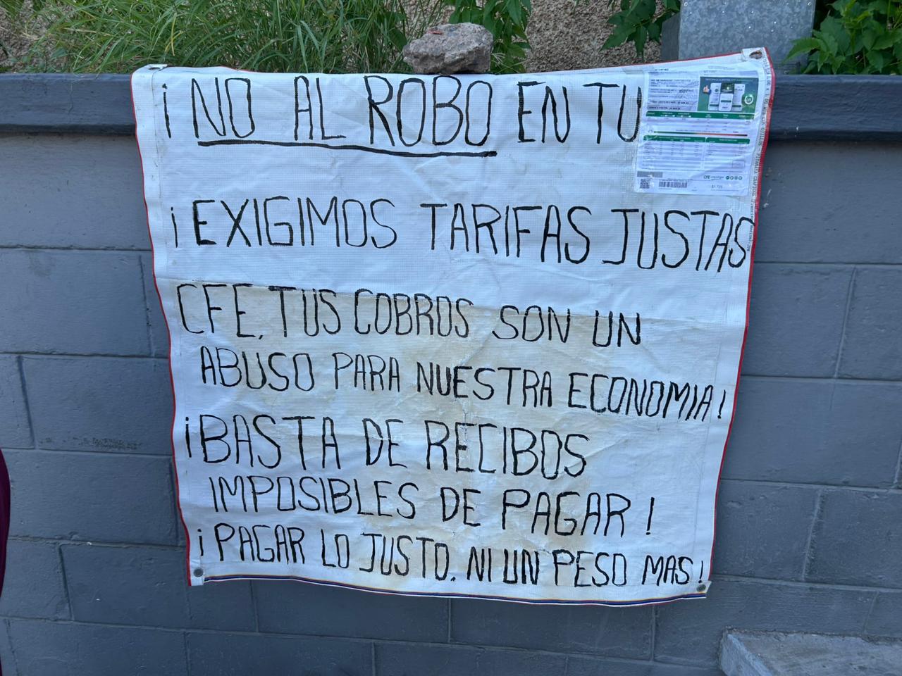 $!Marchan en Culiacán contra altos cobros de la CFE; ciudadanos exigen tarifas justas