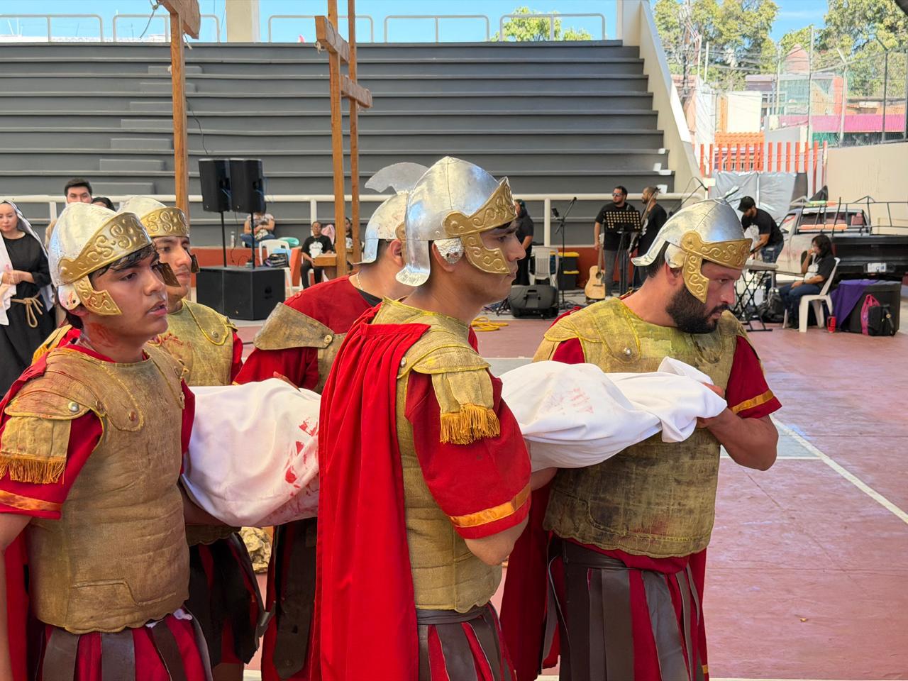 $!Con fe y participación se lleva a cabo el Viacrucis de Pajuma 2026 en Mazatlán