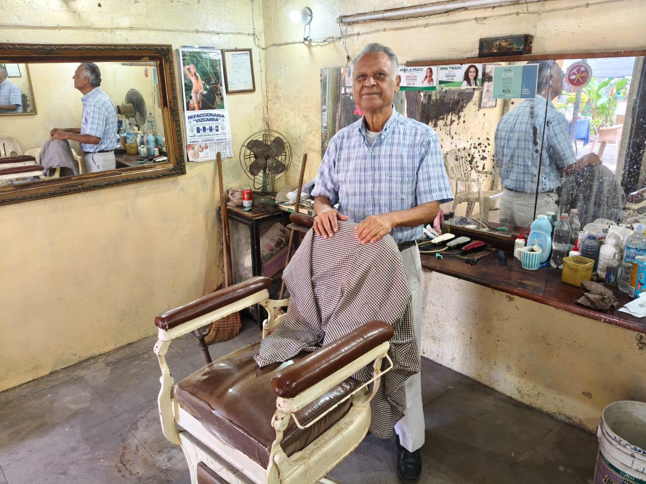$!Esteban se acercó a la barbería a punto de cumplir 14 años, sin imaginar que le dedicaría su vida