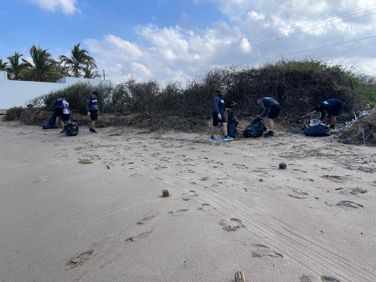 $!Recolectan 663 kilos de basura en la Playa Delfín, en Mazatlán