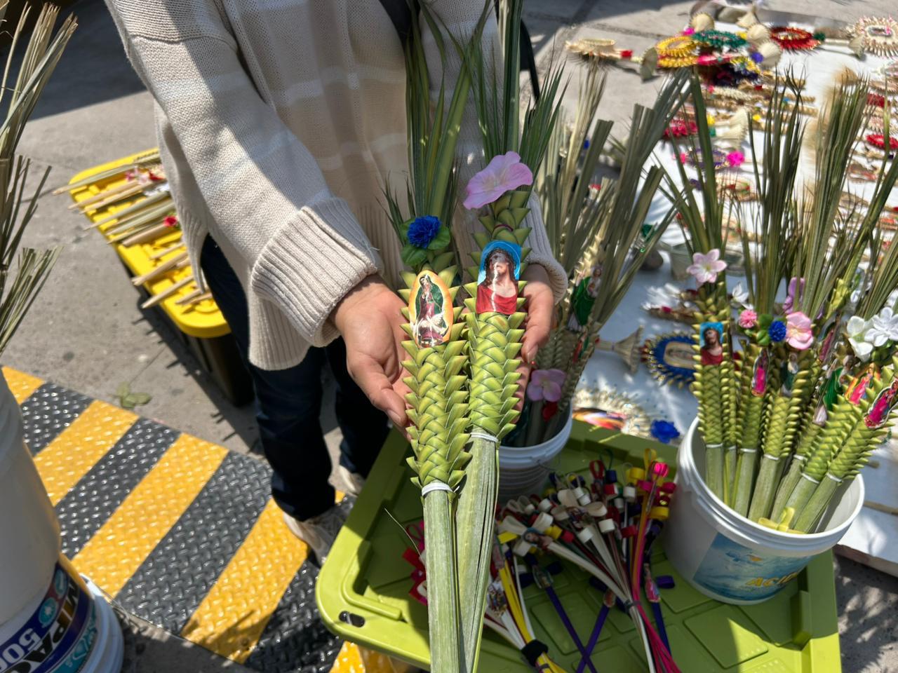 $!Celebran en Culiacán el Domingo de Ramos en la iglesia La Lomita