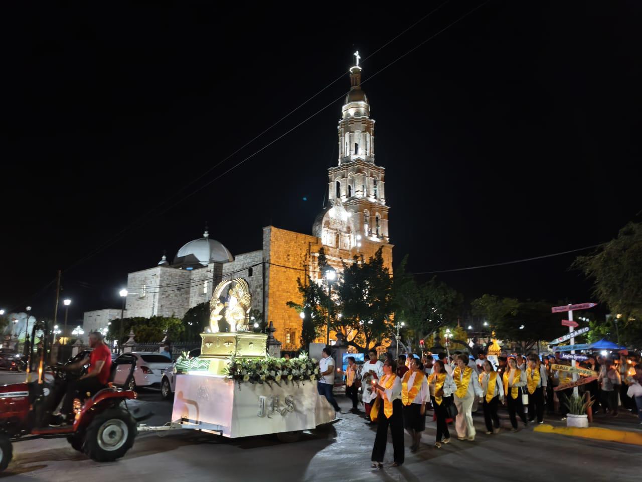 $!Bendicen en Rosario la primer capilla de adoración perpetua