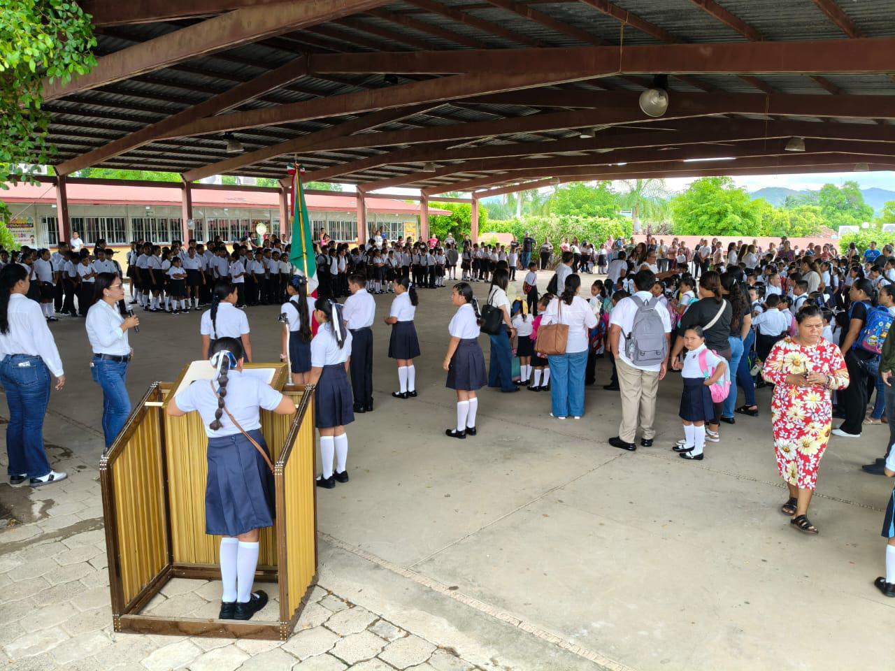 $!Planteles de Rosario reportan concurrido inicio de ciclo escolar