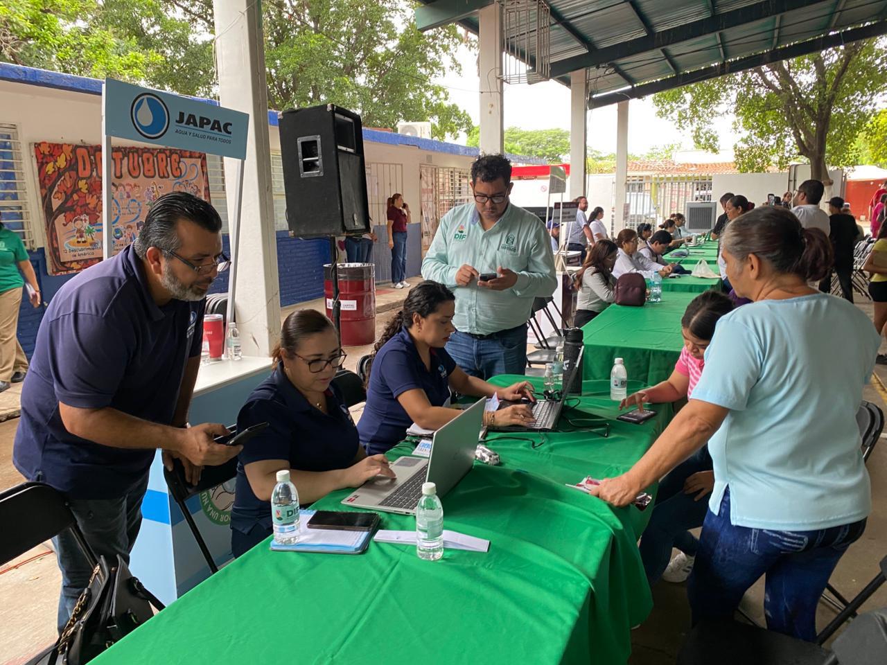 $!Acercan servicios y apoyos a familias de la colonia 16 de Septiembre en Culiacán