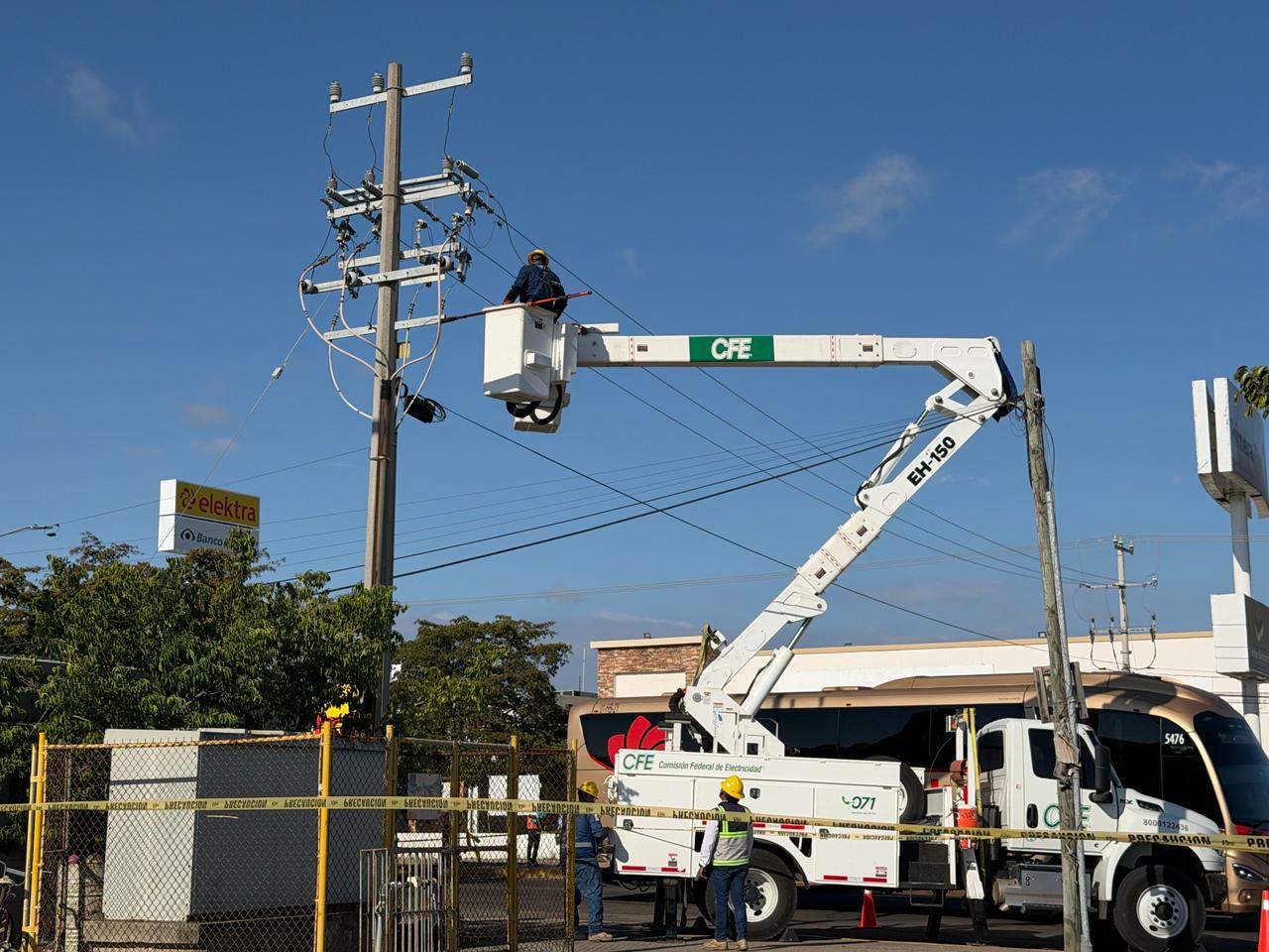 $!Muere hombre tras recibir descarga eléctrica, en Mazatlán