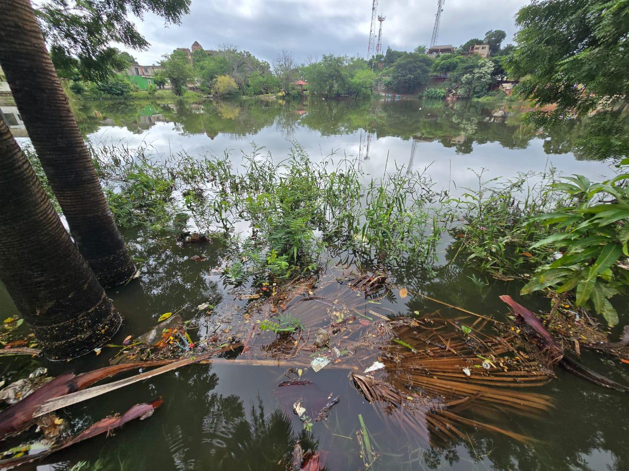 $!Se desbordan lagunas de El Rosario por tercera vez en la temporada; colonias reportan inundaciones y temor por contaminación