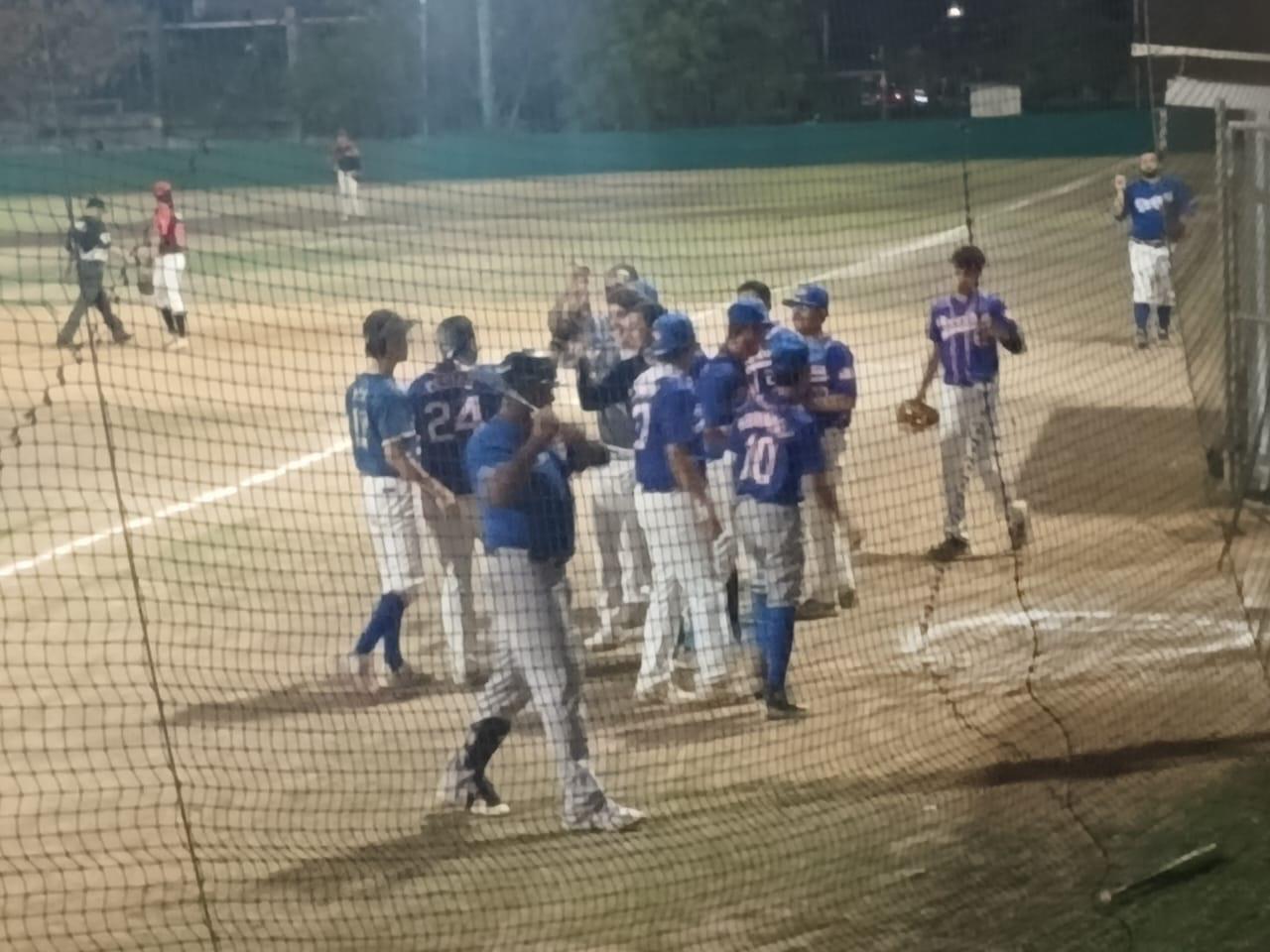 $!Acosta Servicios avanza a playoffs en la Primera Fuerza Nocturna con victoria clave