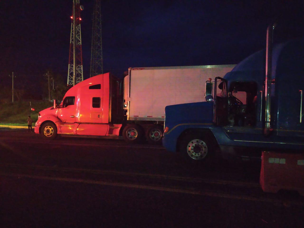 $!Vuelven a cerrar autopista a Culiacán; la reabrirían hasta el martes