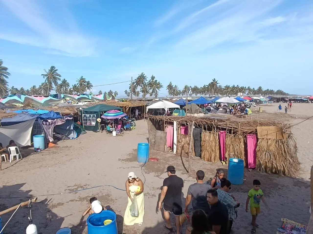 $!Fiestas del Mar de Las Cabras recibe hasta 40 mil asistentes en una noche y suma polémicas