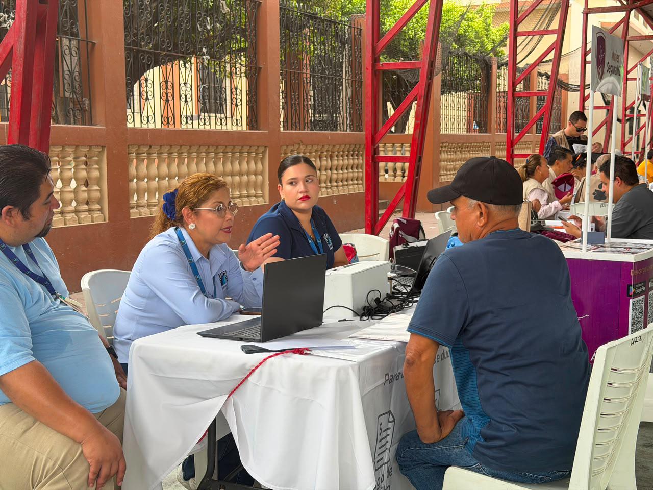 $!Acercan servicios y programas a vecinos de la Benito Juárez