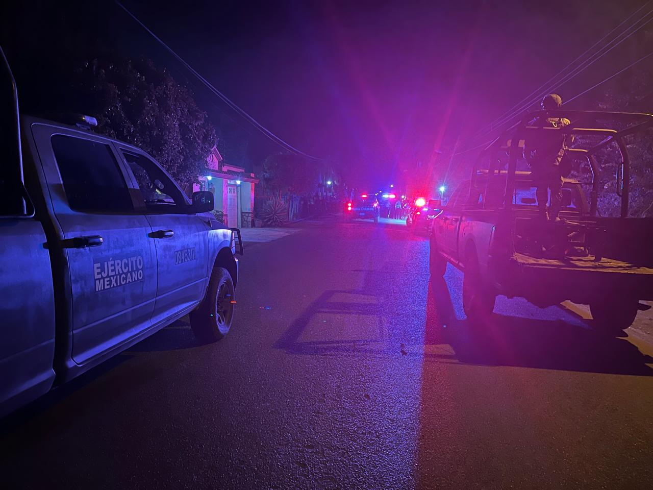 $!Atacan a balazos a agente de Tránsito en Navolato; patrulla quedó abandonada