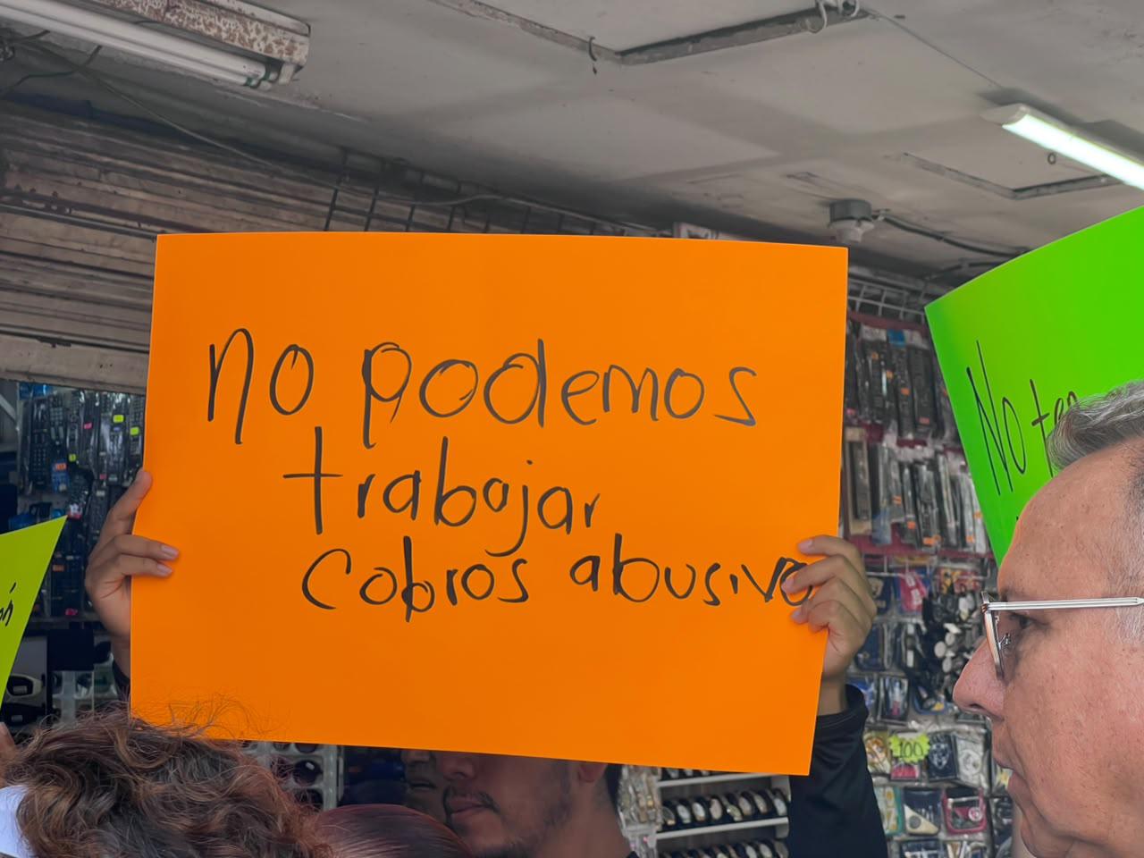 $!Diversos sectores se manifiestan en espacios públicos de Culiacán para exigir respuestas a las autoridades
