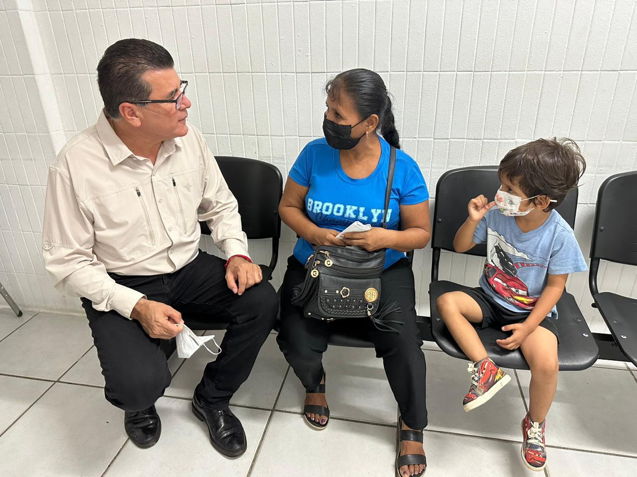 $!Recorre Alcalde de Mazatlán instalaciones del hospitalito