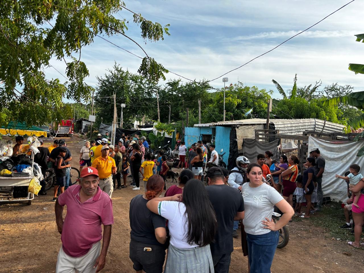 $!Incendio consume nueve viviendas de la Invasión Acantos en Mazatlán