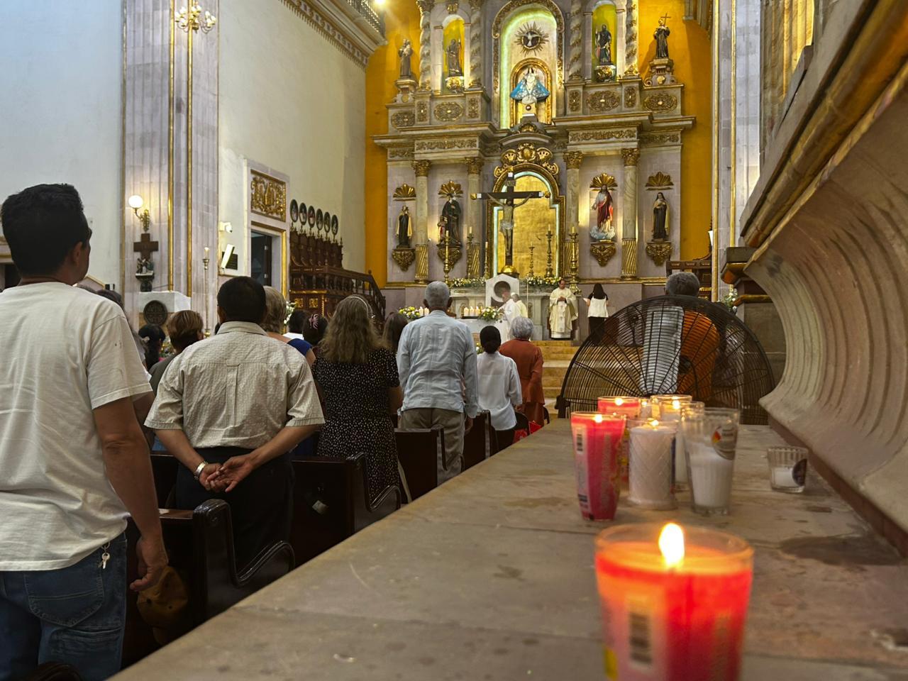 $!Resalta Obispo de Culiacán el sentido del Domingo de Resurrección durante misa en Catedral