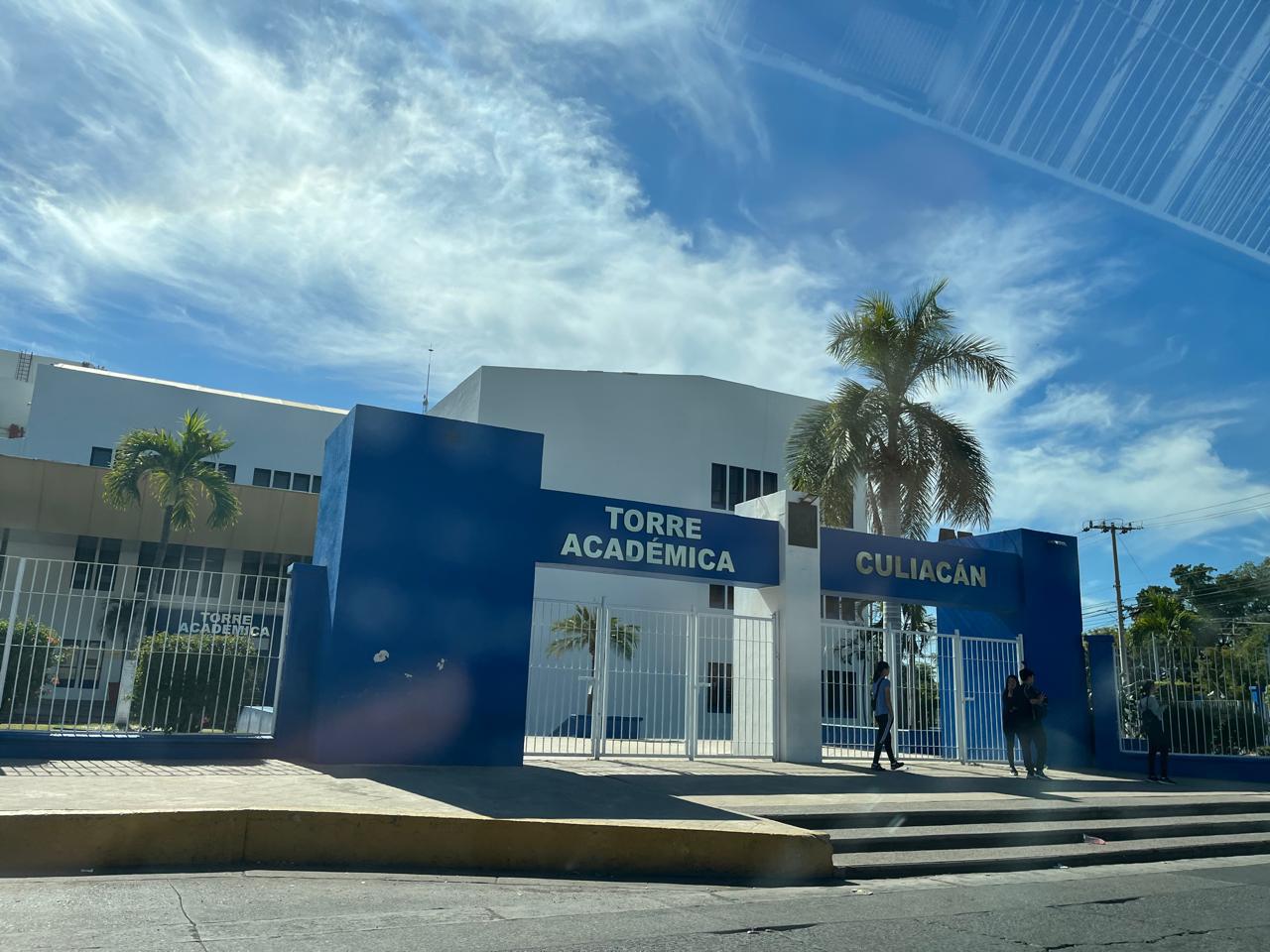 $!Supervisan instalaciones de Ciudad Universitaria de la UAS, en Culiacán, tras reporte de artefacto explosivo